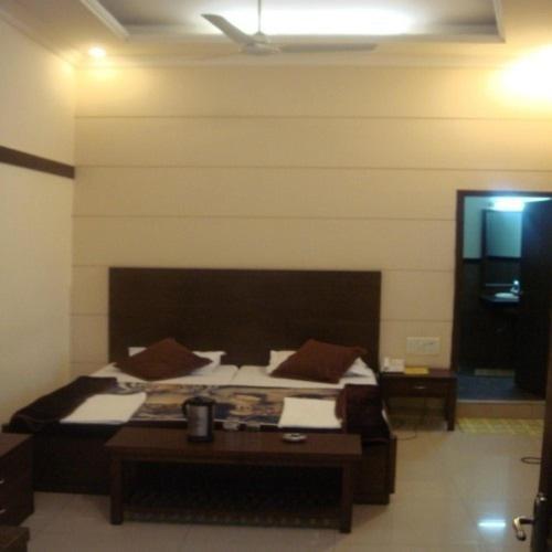 Vivek Hotel ニューデリー 部屋 写真