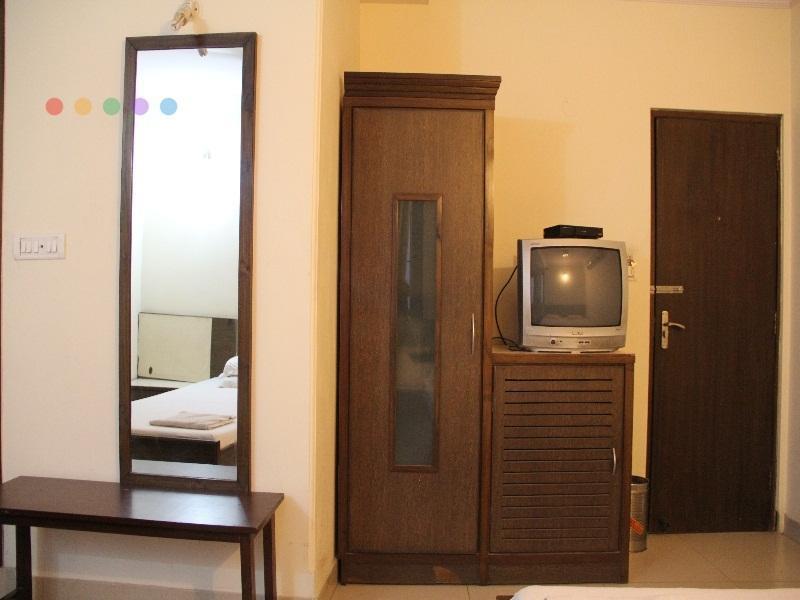 Vivek Hotel ニューデリー エクステリア 写真