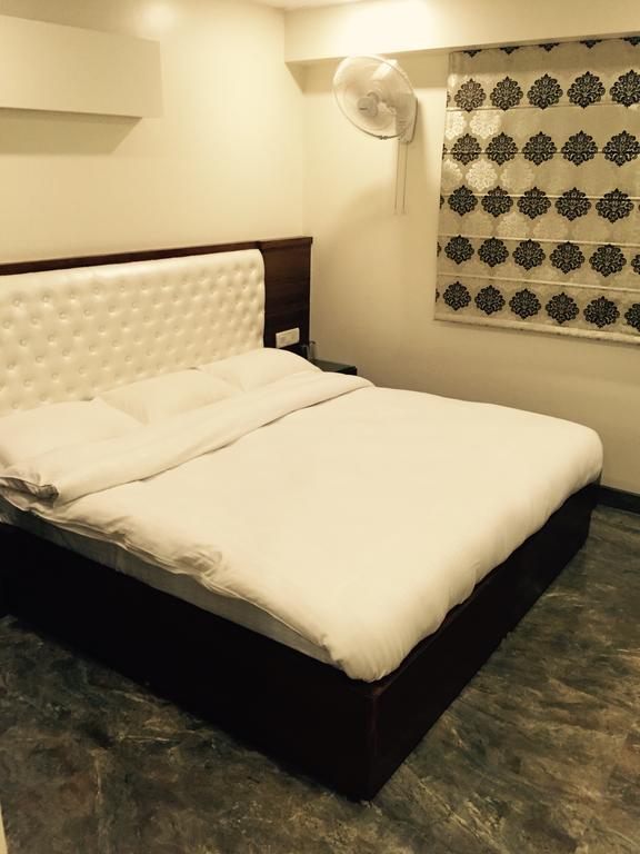 Vivek Hotel ニューデリー エクステリア 写真