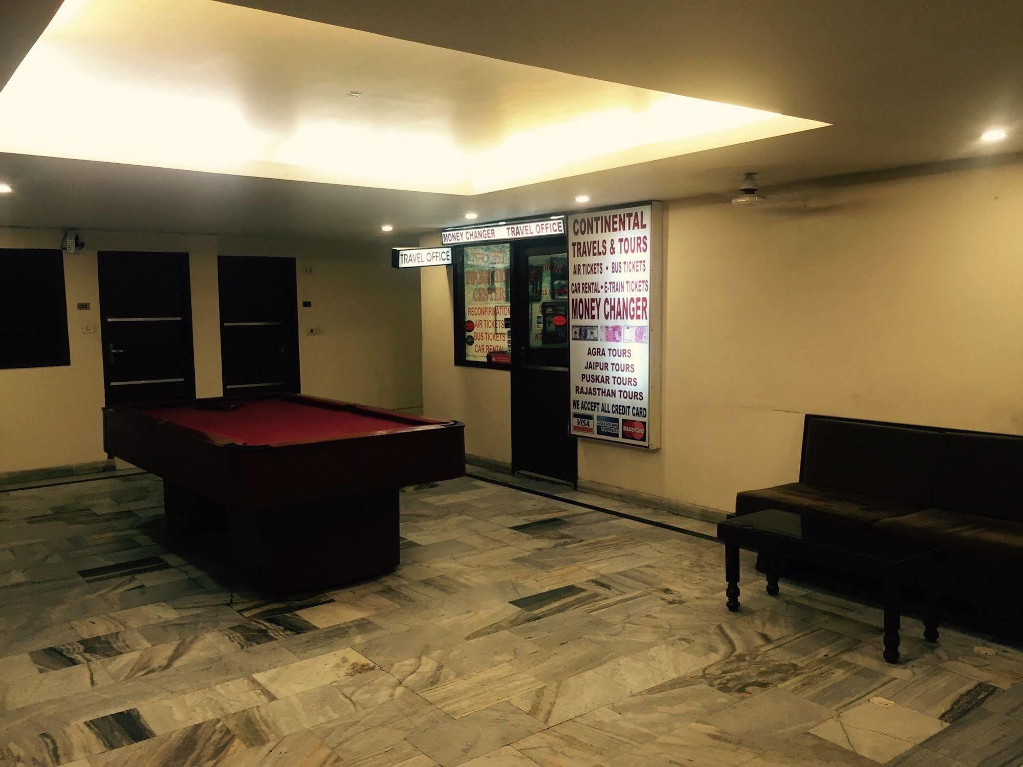 Vivek Hotel ニューデリー エクステリア 写真